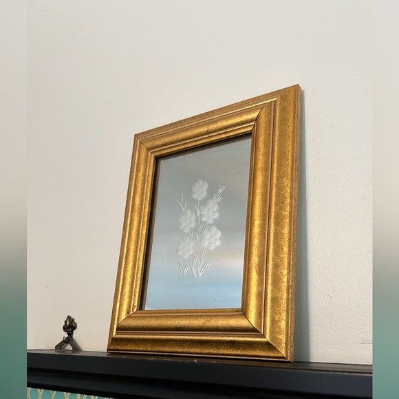 gold framed etched mirror - Picture 8 of 10